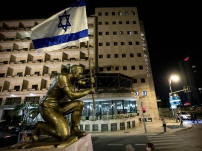 Биньямин Нетанияху - В Израиле снесли памятник протестов против Нетаньяху - unn.com.ua - Украина - Киев - Израиль - Иерусалим