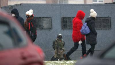 Двух российских журналистов задержали в Минске во время протестов - iz.ru - Белоруссия - Минск - Ленинск