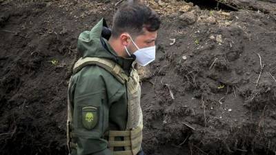 Владимир Зеленский - Зеленский почтил память уничтоженных в Донбассе АТОшников - newdaynews.ru - Киев - ДНР - ЛНР - Донецкая обл.