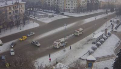 В Кемерове столкновение двух автомобилей на Советском проспекте попало на видео - gazeta.a42.ru - Кемерово
