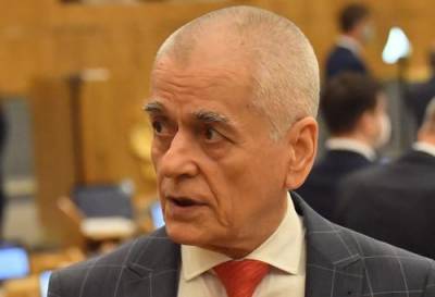 Геннадий Онищенко - Онищенко призвал отказаться от длинных новогодних выходных в России - argumenti.ru