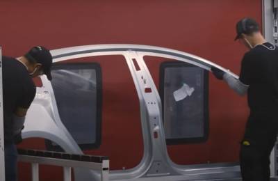 Илон Маск - В Tesla рассказали, сколько девушек работает в огромной корпорации - akcenty.com.ua - США