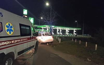 Трагедия случилась в Киеве во время движения: неуправляемое такси "летело" 40 метров, фото и детали - politeka.net - Киев