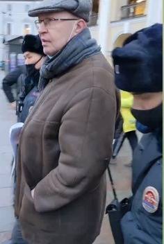 Захар Прилепин - Валерий Соловей - Прилепин прокомментировал срыв акции политолога Соловья в Санкт-Петербурге - znak.com - Санкт-Петербург