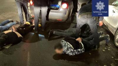 Сработал план "Перехват": на Соломенке в Киеве задержали автомобиль с 6 вероятными грабителями - 24tv.ua - Киев