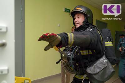 Пожарные спасли двух жителей Инты - komiinform.ru - респ. Коми - Инты