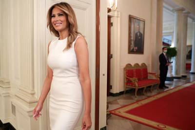 Дональд Трамп - Мелания Трамп - Жена Трампа построила теннисный корт и вызвала возмущение в сети - lenta.ru - США