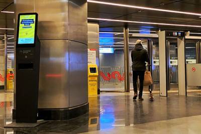 В столичном метро появились санитайзеры нового поколения - lenta.ru - Москва - Нью-Йорк - Сингапур