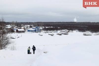 Виктор Бобыря - Мэрия Сыктывкара установит на набережной аншлаги после инцидента с провалившимися под лед детьми - bnkomi.ru - Сыктывкар