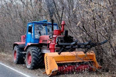 Работникам Автодора подарили оборудование для расчистки обочин - mk.ru - ДНР - Донецк - Харцызск