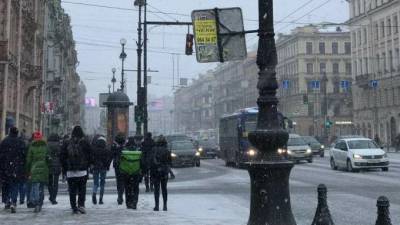 Андрей Игнатьев - Туроператоры заявили о массовом отказе туристов от поездок в Петербург на Новый год - piter.tv - Ленинградская обл. - Санкт-Петербург - Калининград - Уральск - республика Карелия