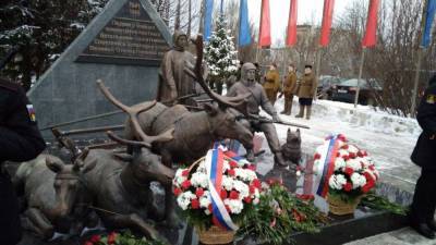 Андрей Чибис - Памятник оленетранспортным батальонам установили в Мурманске - interfax-russia.ru - Мурманск - Мурманская обл.