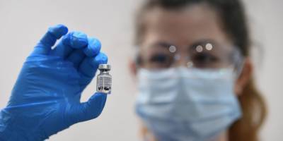 В Британии сообщили об аллергических реакциях после прививки вакциной Pfizer и BioNTech - nv.ua - Англия - county Jones - Victoria
