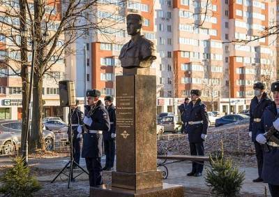 Юлия Рокотянская - Владимир Соколов - Анна Рослякова - В Рязани открыли памятник Герою России Роману Соколову - ya62.ru - Рязанская обл. - Рязань