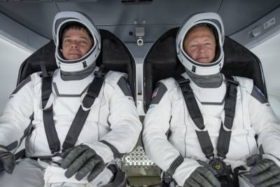Роберт Бенкен - Крис Кэссиди - Астронавты, прибывшие на МКС на корабле SpaceX, готовятся к выходу в открытый космос - theins.ru - США