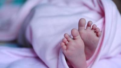 Более 20 младенцев заразились в Петербурге COVID-19 - piter.tv - Санкт-Петербург
