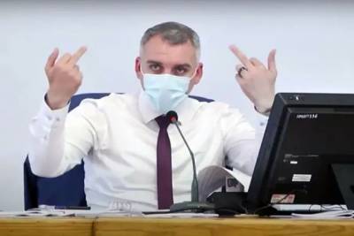 Александр Сенкевич - Мэр Николаева двумя руками сразу показал депутату средние пальцы - real-vin.com - Украина - Николаева
