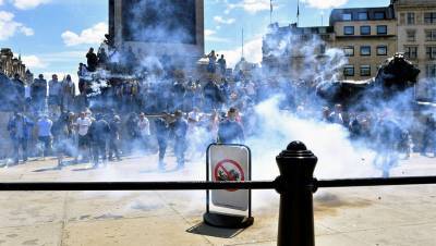Столкновения между активистами и полицией происходят в Лондоне - gazeta.ru - Лондон - Париж
