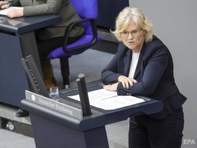 Кристина Ламбрехт - В Германии предложили исключить слово "раса" из конституции - gordonua.com - Германия