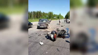 Автомобиль столкнулся с мотоциклом на Мурманском шоссе - piter.tv - Санкт-Петербург