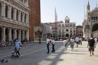 Жители Венеции вышли на протест против туристов - lenta.ru - Венеции
