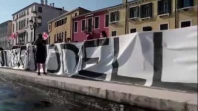 Жители Венеции вышли на протест против туристов - piter.tv - Италия - Венеции - Венеция