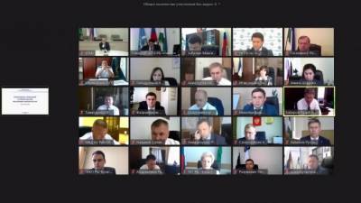 Радий Хабиров - В Башкирии разрешили не носить перчатки - piter.tv - Башкирия