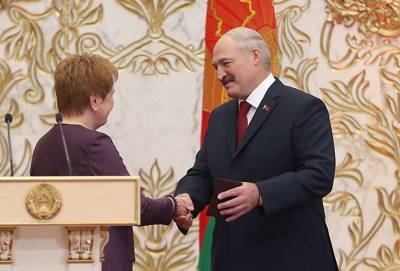 Александр Лукашенко - Ермошина не видит проблем в сексистких высказываниях Лукашенко - naviny.by