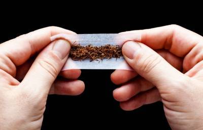 Моше Кахлон - Новый налог на табак для самокруток утвержден в кнессете - vesty.co.il
