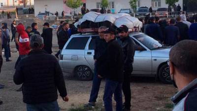 В лагере временного размещения в Дагестане азербайджанцы напали на полицейских - vesti.ru - респ. Дагестан - Азербайджан - район Дербентский