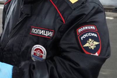 Полицейские нашли женщину, избившую ребенка в лифте в Красноярске - vm.ru - Красноярск