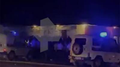 Шесть человек пострадали при конфликте в лагере азербайджанцев в Дагестане - iz.ru - респ. Дагестан - Азербайджан