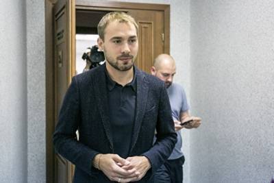 Антон Шипулин - Шипулин вступился за екатеринбуржца, толкнувшего журналиста: «Это провокация» - znak.com - Россия - Екатеринбург - Свердловская обл.