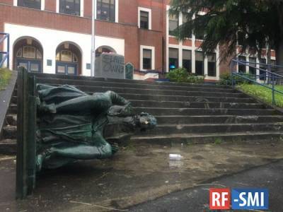 Джефферсон Томас - В городе Портленд активисты снесли памятник Томасу Джефферсону - rf-smi.ru - США - Портленд