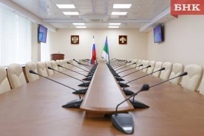 Кто покинул Госсовет Коми раньше срока и кому достались свободные мандаты - bnkomi.ru - Россия - респ. Коми