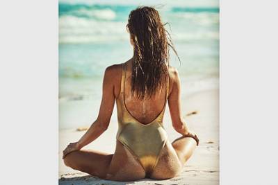 Алессандра Амбросио - Модель Victoria’s Secret снялась в откровенной фотосессии на пляже - rusjev.net - Бразилия - Испания