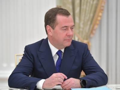 Дмитрий Медведев - Медведев рассказал о "вынужденном" сотрудничестве с государствами из-за ковида - sobesednik.ru - Россия