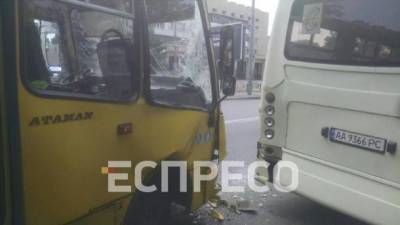 В Киеве столкнулись две маршрутки, пострадала пассажирка - ru.espreso.tv - Украина - Киев