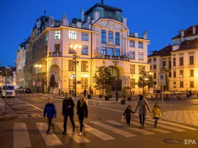 Зденек Гржиб - Власти Праги идут на карантин после обнаружения COVID-19 у заместителя мэра - gordonua.com - Чехия - Прага