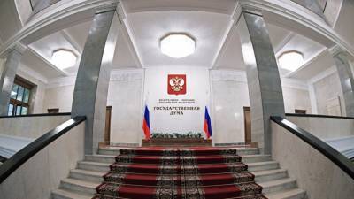 Эльвира Набиуллина - Иван Сухарев - В Госдуме предложили запретить банкам предлагать кредиты по телефону - russian.rt.com - Россия