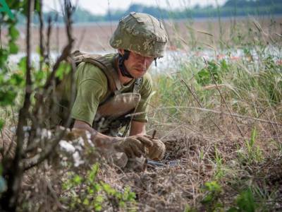На Донбассе погиб один украинский военный, еще двое получили ранения и боевые травмы - gordonua.com - Донбасс