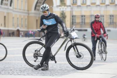 Андрей Левакин - Три компании вложат деньги в велопарковки в Петербурге - abnews.ru - Санкт-Петербург