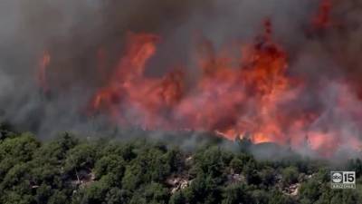 Жители жители Аризоны эвакуируются из-за природных пожаров - piter.tv - USA - шт. Аризона - state Arizona