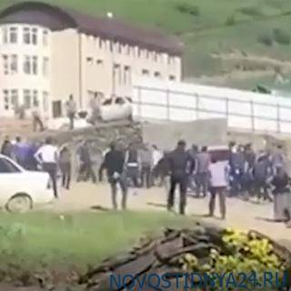 Дагестанских чиновников избили битами и арматурой ради поста главы села - novostidnya24.ru - Россия - респ. Дагестан - район Цунтинский
