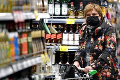 Евгений Куйвашев - В российском регионе сняли ограничение на продажу алкоголя - lenta.ru - Екатеринбург - Свердловская обл.