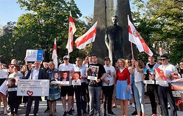 Николай Статкевич - Андрей Новиков - Сергей Тихановский - Павел Северинц - Виктор Бабарико - В Вильнюсе прошла акция солидарности с политзаключенными и протестующими в Беларуси - charter97.org - Белоруссия - Вильнюс