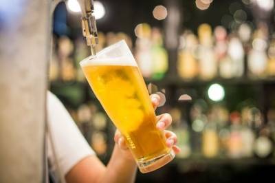 У терпевшего 18 часов любителя пива лопнул мочевой пузырь - aif.ru - Россия - Китай