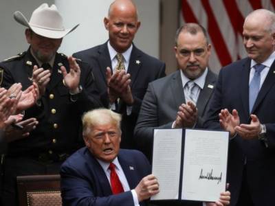 Дональд Трамп - США могут приостановить выдачу некоторых типов рабочих виз - unn.com.ua - США - Киев - New York - Визы