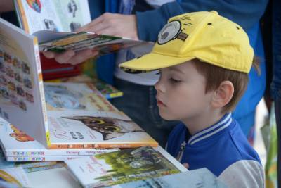 Антон Бредихин - Заведующий столичной библиотекой посоветовал шесть книг для детей - vm.ru - Ростовская обл.
