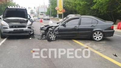 Вблизи столичного пригорода Бровары столкнулись три авто. Среди пострадавших - 76-летняя женщина - ru.espreso.tv